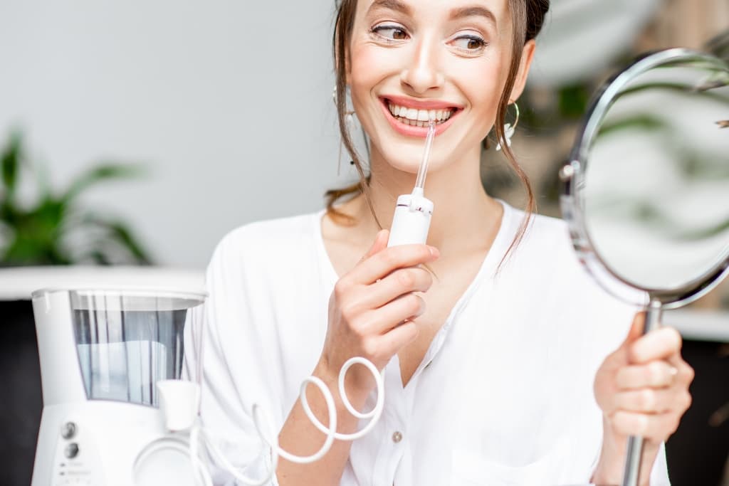 Irrigador dental: Qué es y para qué sirve